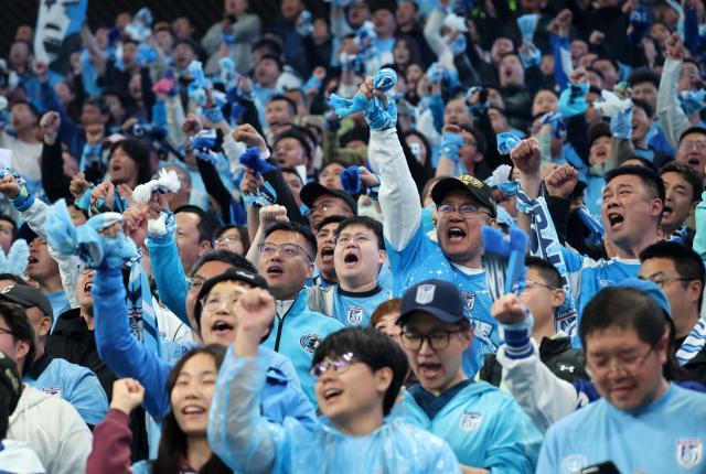 开云官方-中超上座人数再创纪录！单轮超30万人现场观看